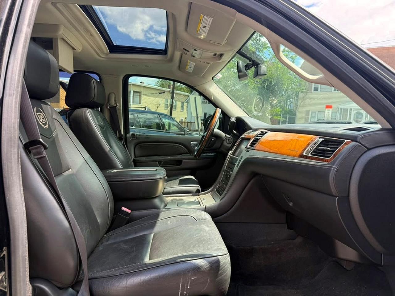 2014 Cadillac Escalade Platinum Black vin: 1GYS4DEF4ER228078