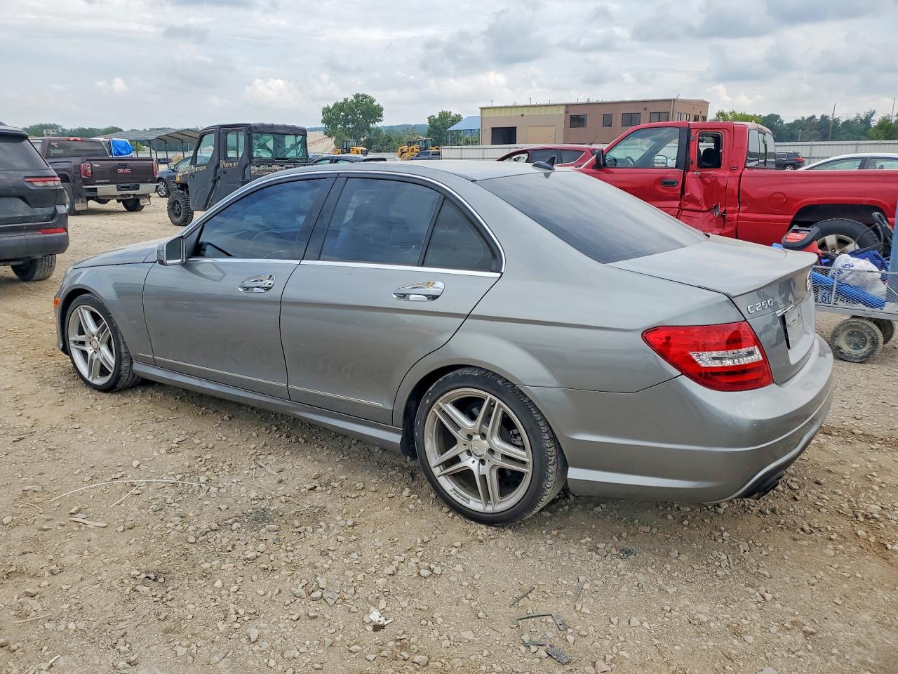 2013 Mercedes-benz C 250 Gray vin: WDDGF4HB0DR300591