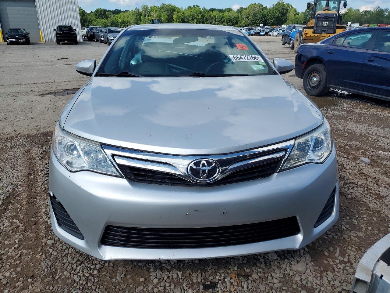 2014 Toyota Camry Le Серебряный vin: 4T4BF1FK8ER361953