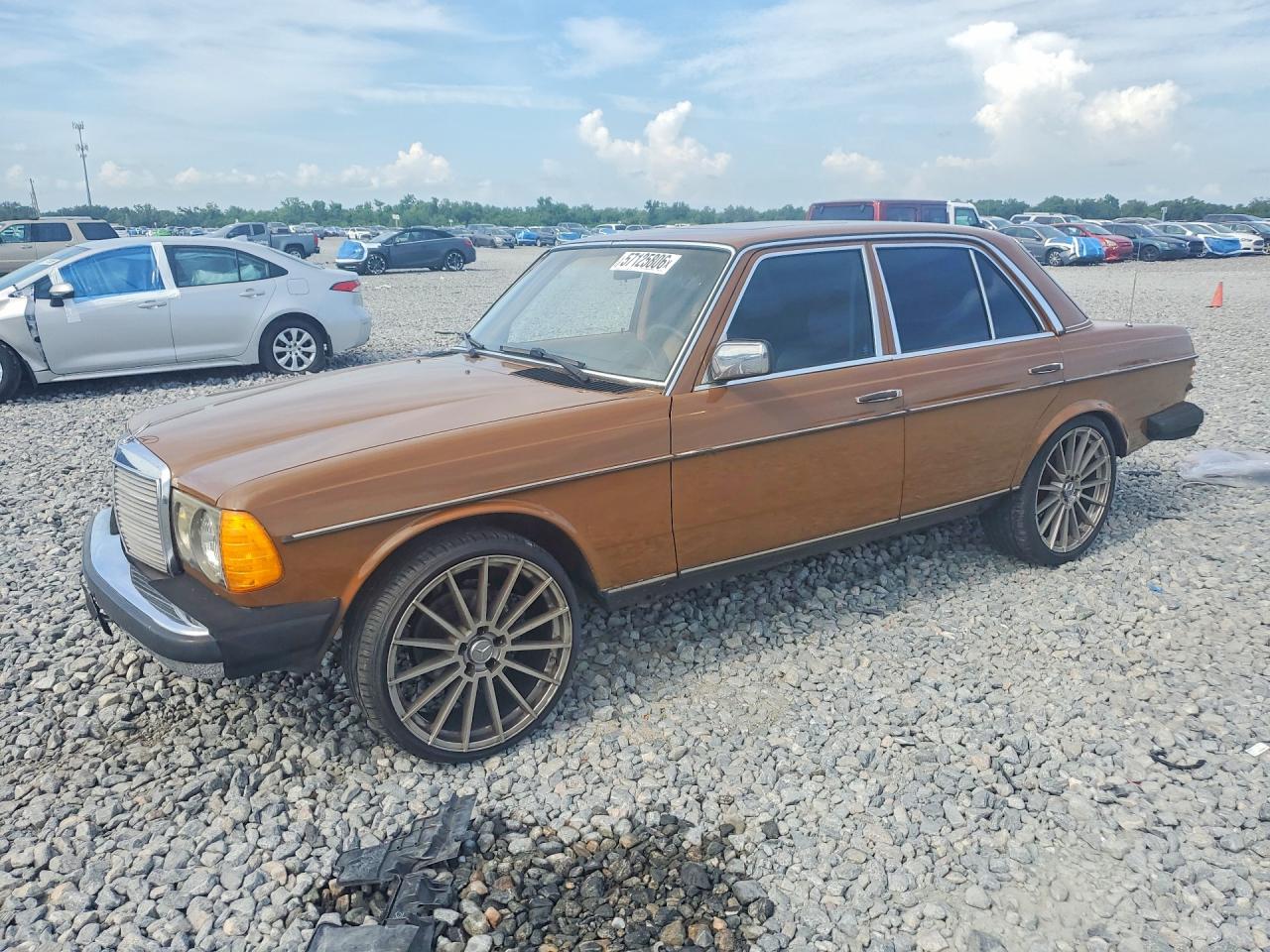 1980 Mercedes-benz 240 D Brown vin: 12312312161460