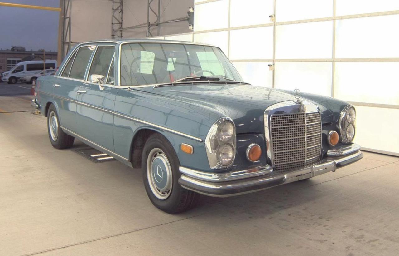 1972 Mercedes Benz 280 Se Blue vin: XXX10806712015098