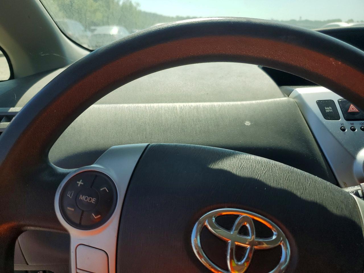 2012 Toyota Prius V Two Silver vin: JTDZN3EU4C3158804