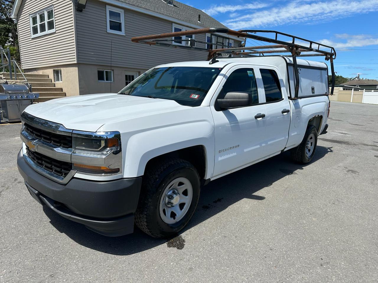 2016 Chevrolet Silverado K1500   White vin: 1GCVKNECXGZ395407