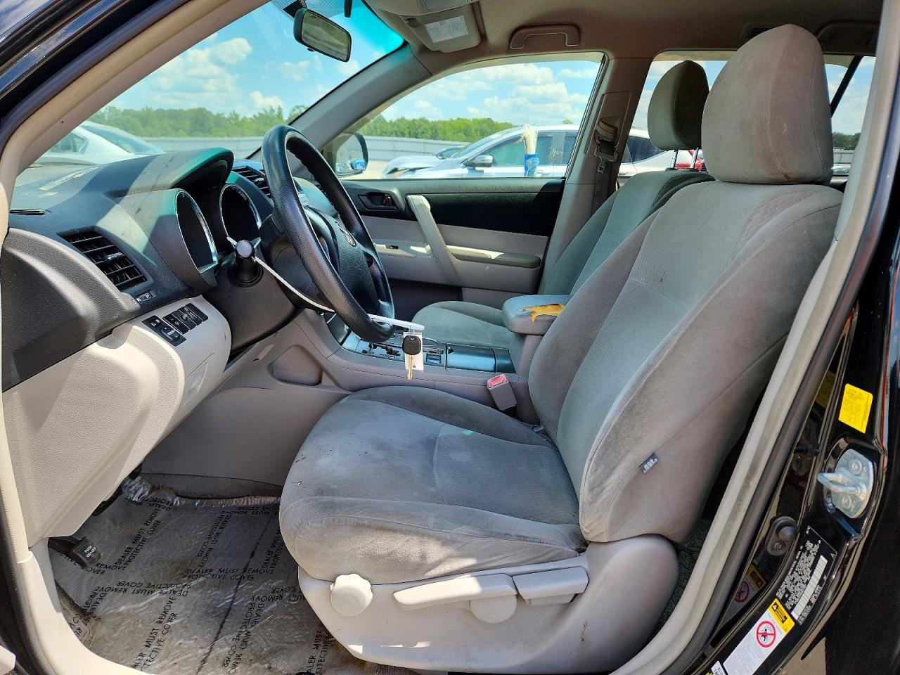 2010 Toyota Highlander Base Black vin: 5TDBK3EH0AS031881