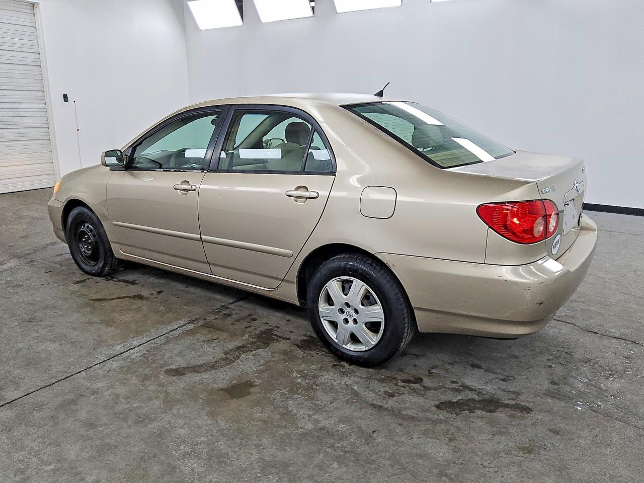 2005 Toyota Corolla Le Beige vin: 1NXBR32E35Z411090