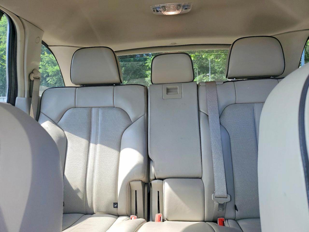 2011 Lincoln Mkx Burgundy vin: 2LMDJ8JKXBBJ13484