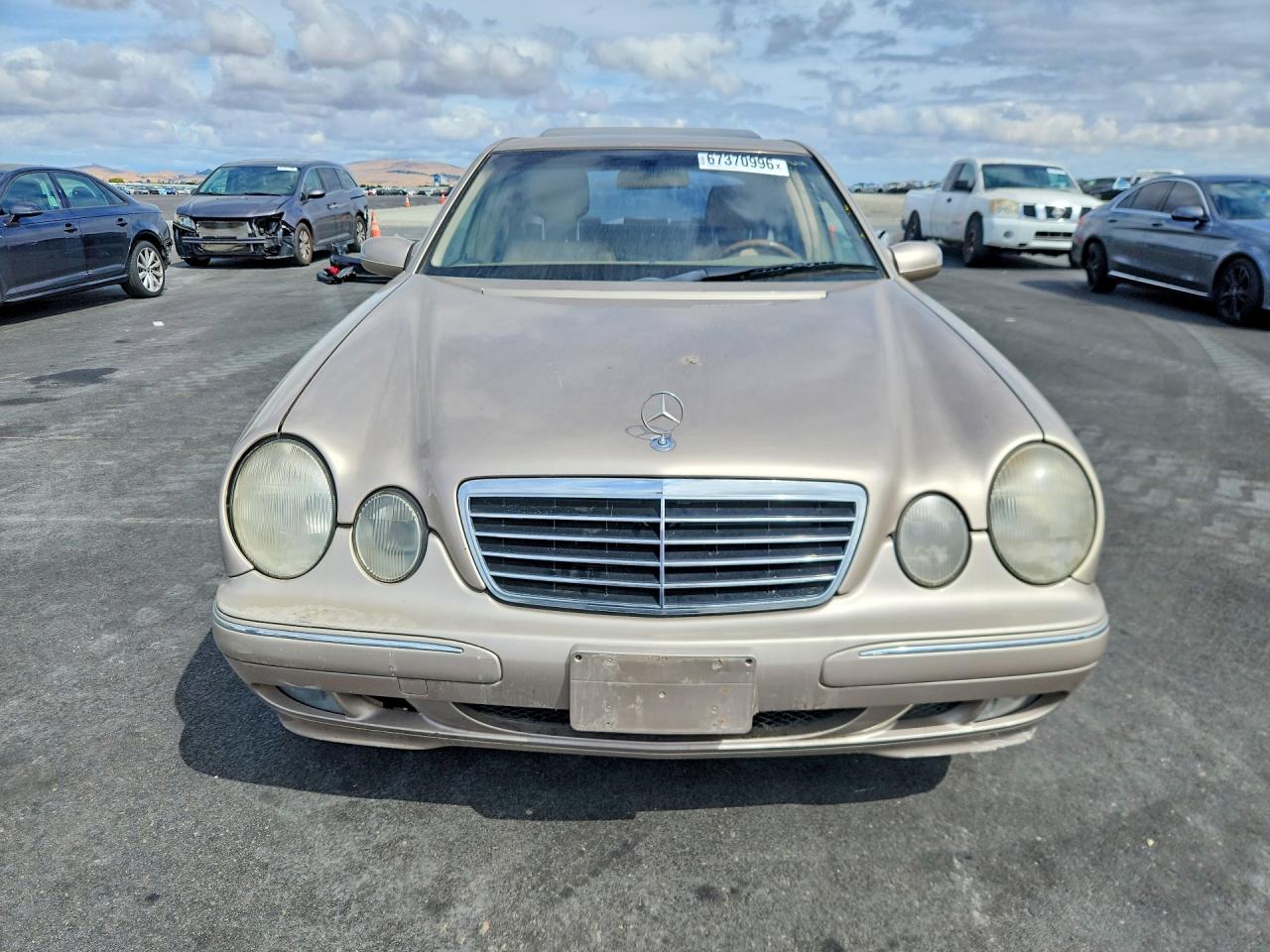 2001 Mercedes-benz E 430 Gold vin: WDBJF70J61B185647