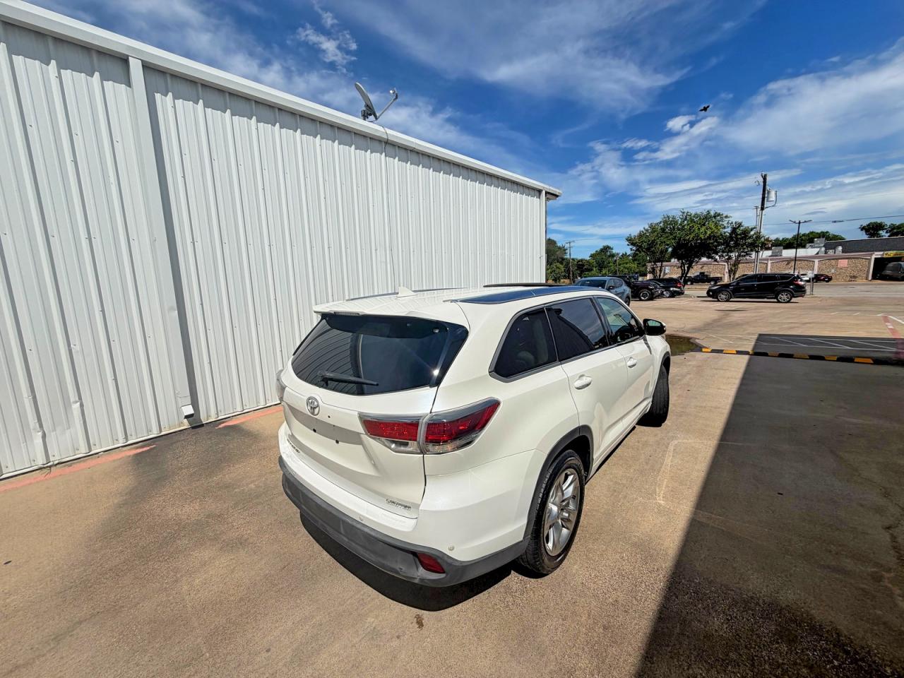 2014 Toyota Highlander Limited White vin: 5TDYKRFH0ES030103