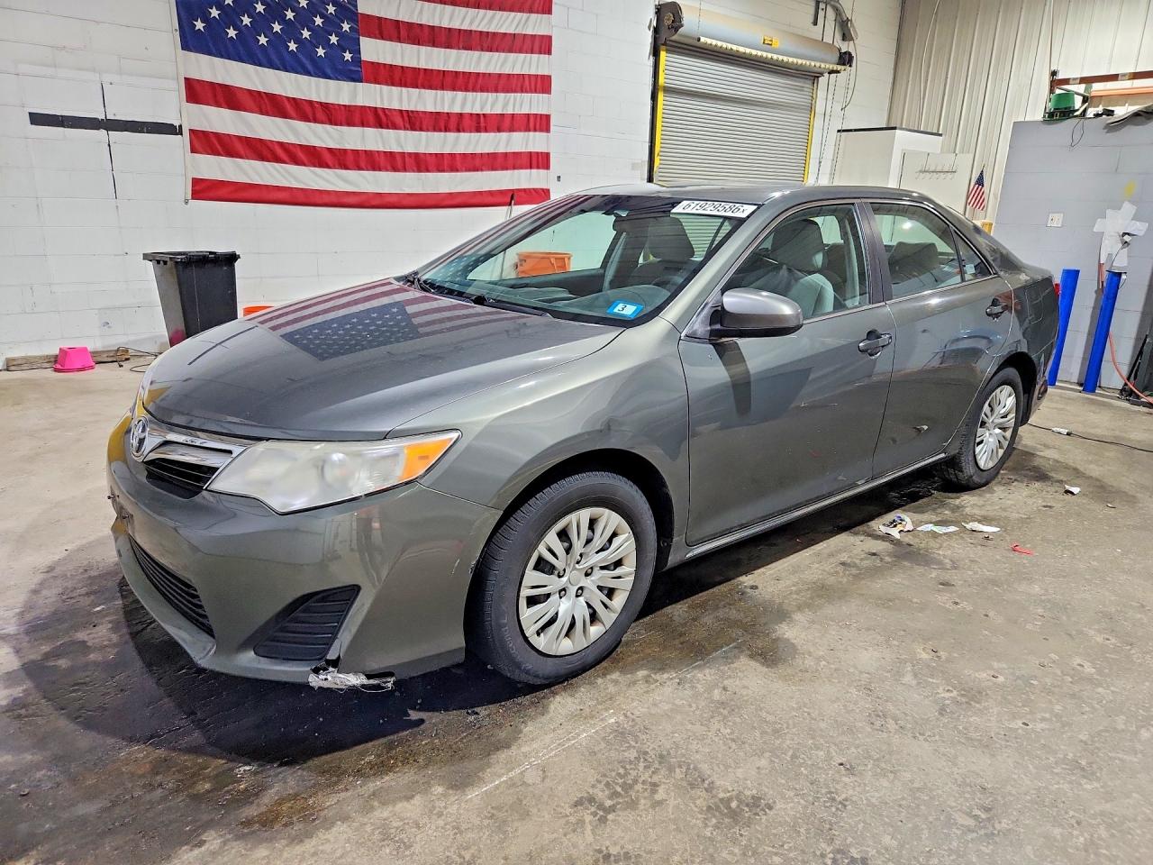 2012 Toyota Camry Le Green vin: 4T4BF1FK7CR177813