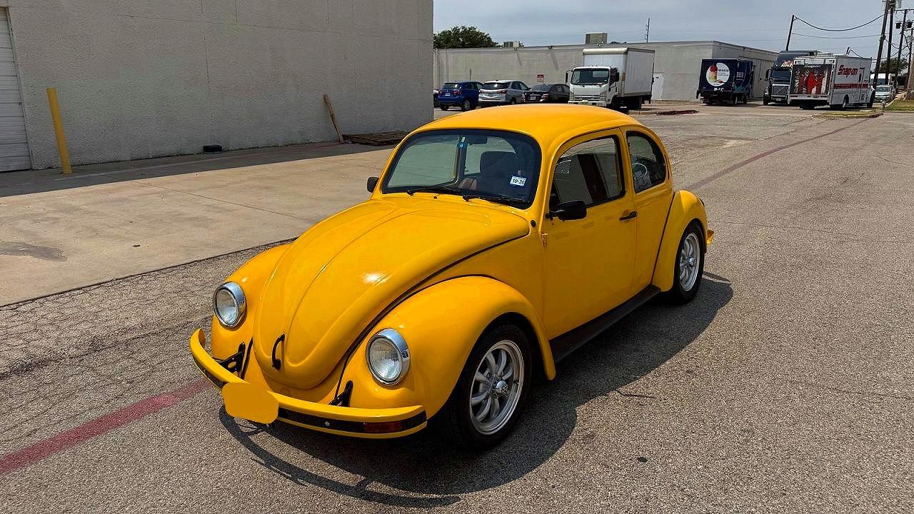 1984 Volkswagen Bug Yellow vin: 11E0114809