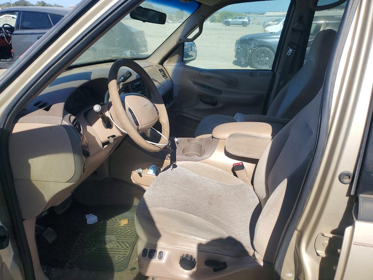 1999 Ford Expedition Tan vin: 1FMPU18L0XLB16813