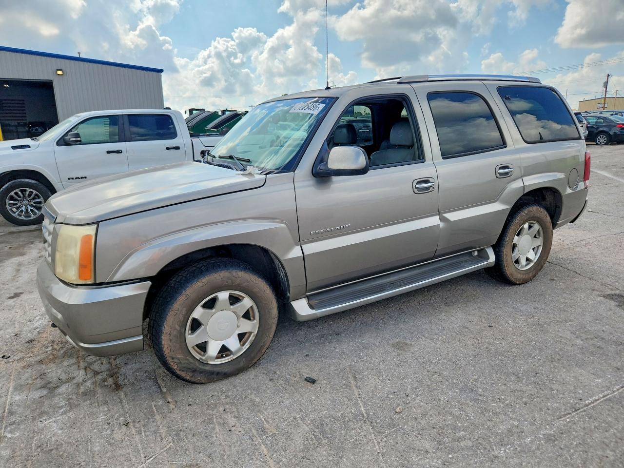 2002 Cadillac Escalade Luxury Tan vin: 1GYEK63N32R144113