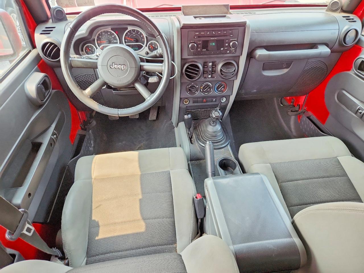2010 Jeep Wrangler Unlimited Sport Red vin: 1J4BA3H16AL217440