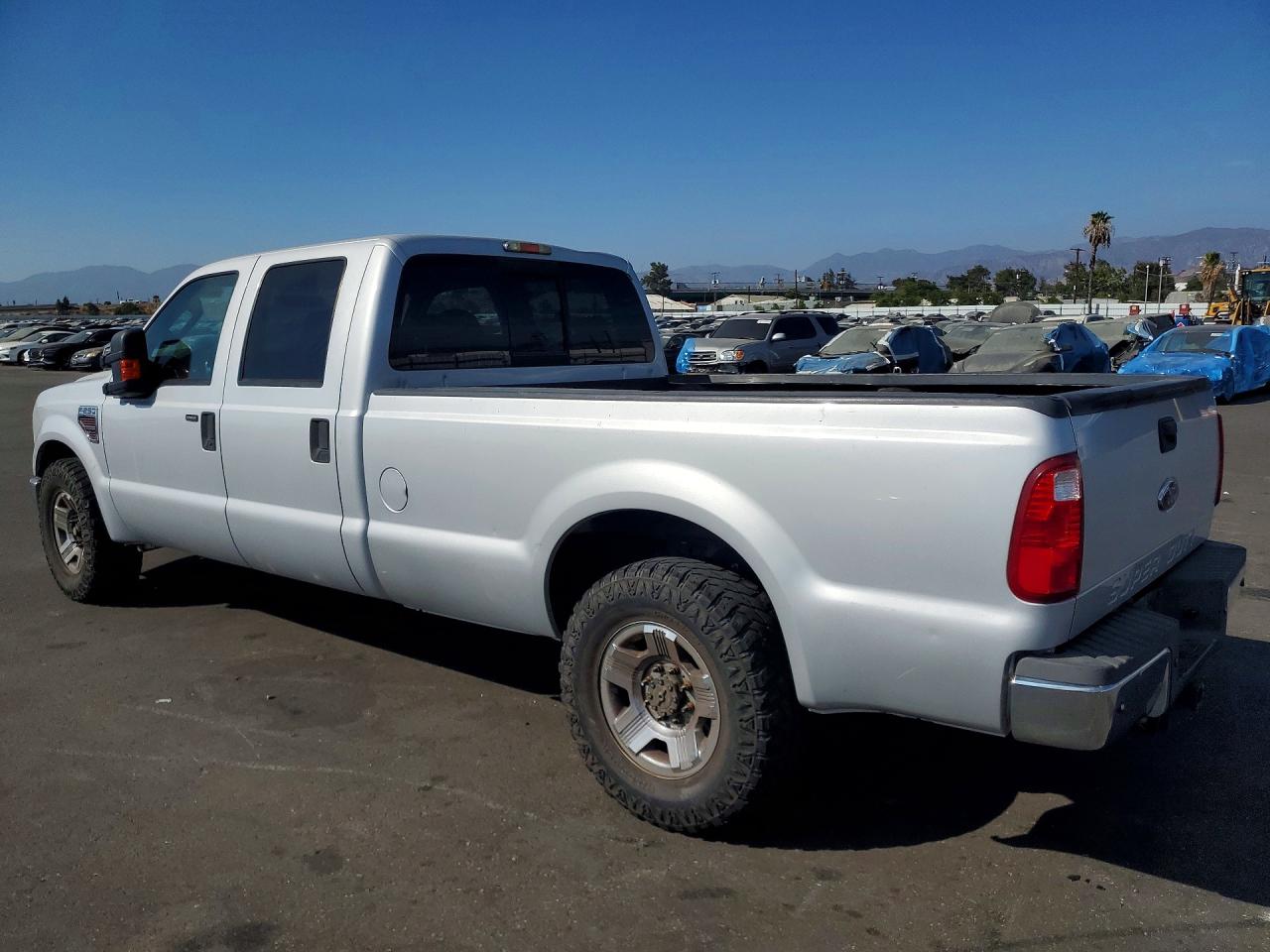 2008 Ford F250 Super Duty Серебряный vin: 1FTSW20R38EC56553