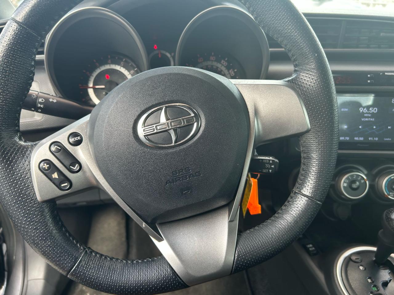 2011 Toyota Scion Tc Gray vin: JTKJF5C75B3001020