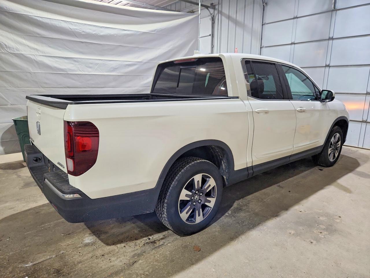 2019 Honda Ridgeline Rtl White vin: 5FPYK3F56KB036014