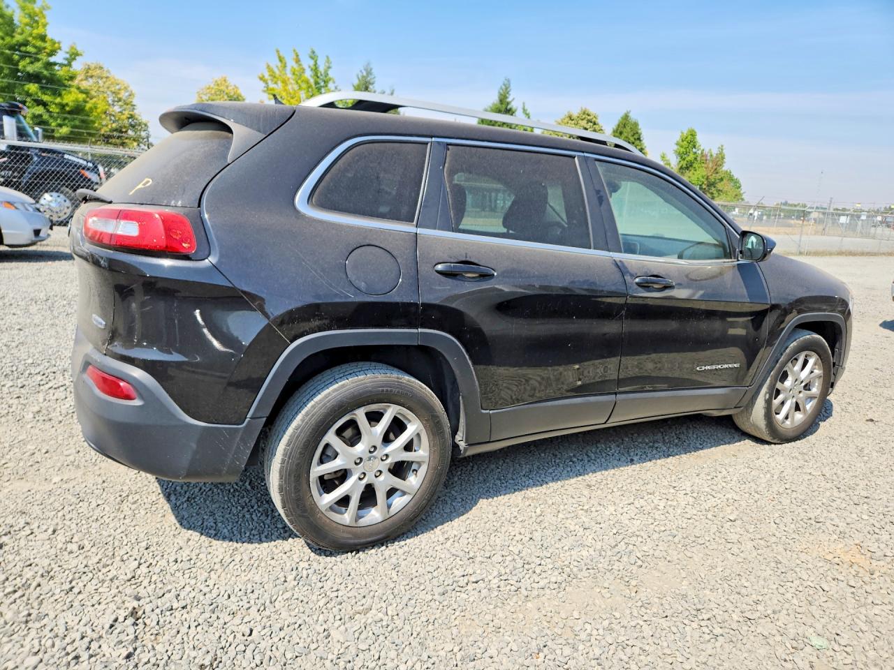 2015 Jeep Cherokee Latitude Черный vin: 1C4PJLCB5FW506343