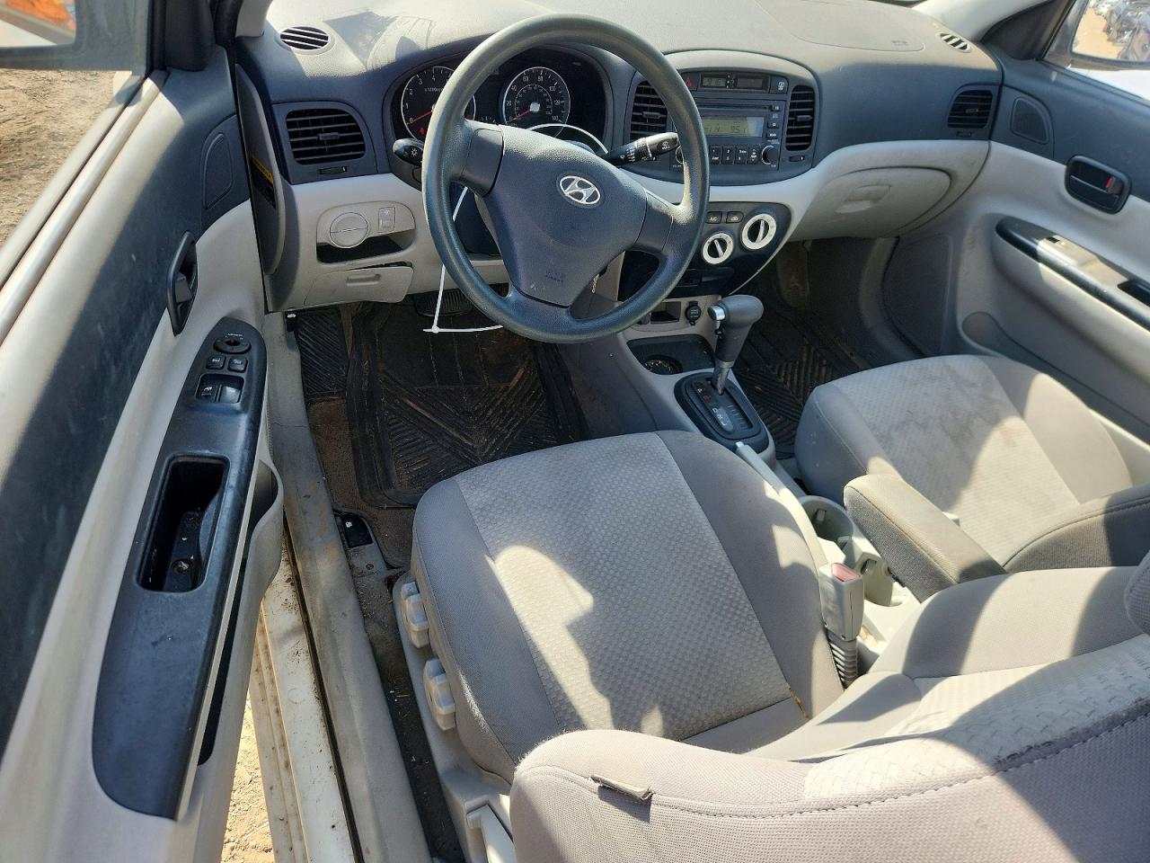 2007 Hyundai Accent Gs Белый vin: KMHCM36C37U021296