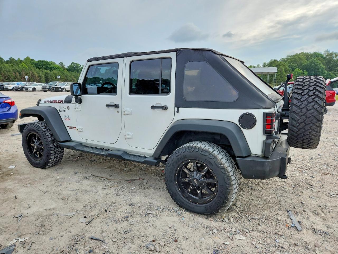 2014 Jeep Wrangler Unlimited Sport White vin: 1C4BJWDG3EL244019