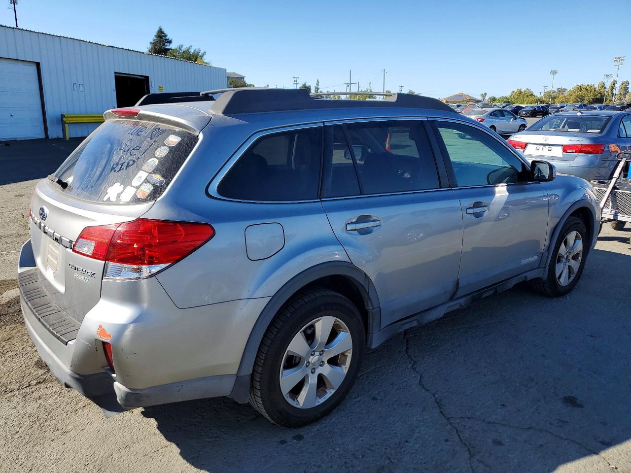 2010 Subaru Outback 2.5i Limited Silver vin: 4S4BRBKC3A3359405