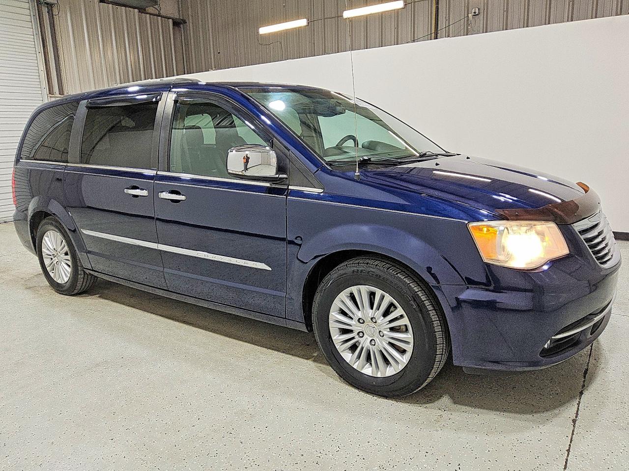 2013 Chrysler Town & Country Touring L Синий vin: 2C4RC1CG4DR681319