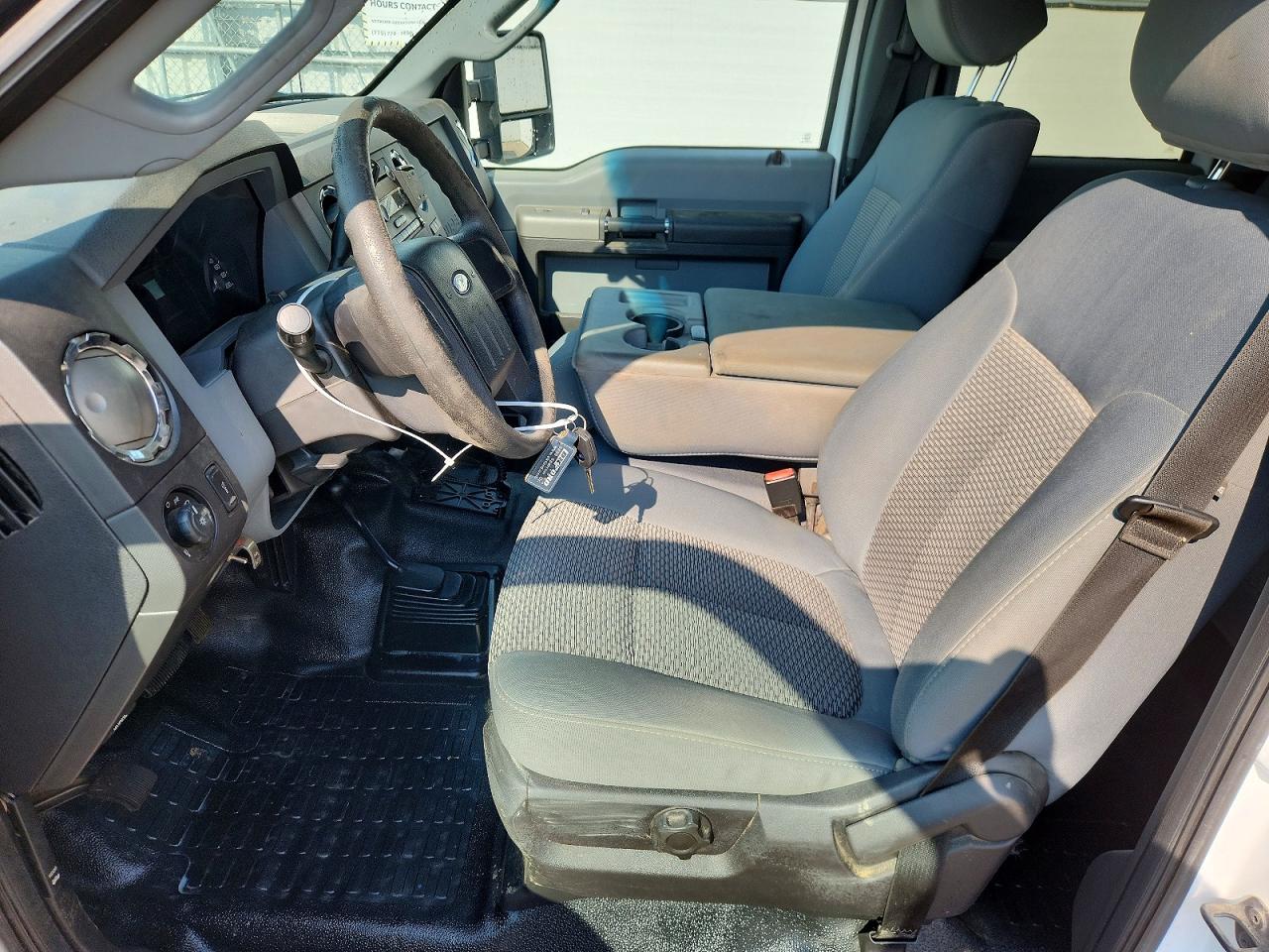 2012 Ford F250 Super Duty White vin: 1FT7W2BT5CEB19699