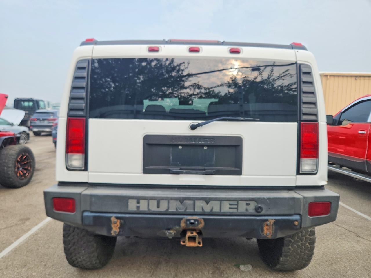 2007 Hummer H2 White vin: 5GRGN23U37H108939