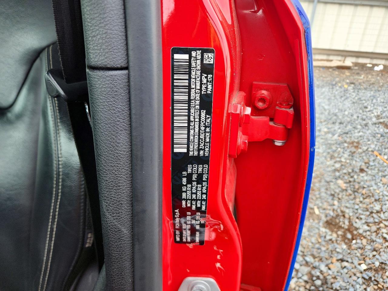 2015 Jeep Renegade Limited Two Tone vin: ZACCJBDT4FPC00862