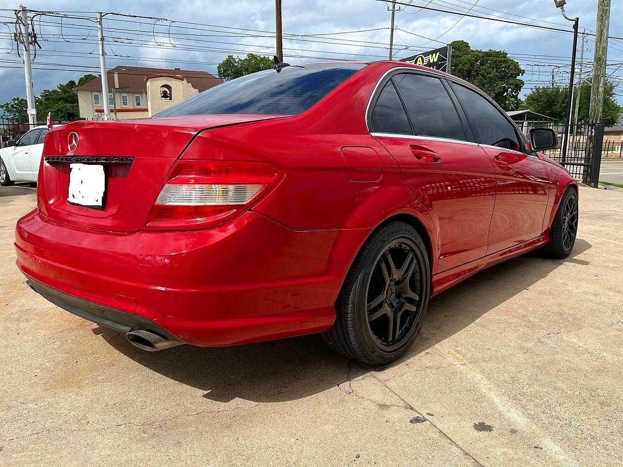 2008 Mercedes-benz C 300 Red vin: WDDGF54XX8R031853