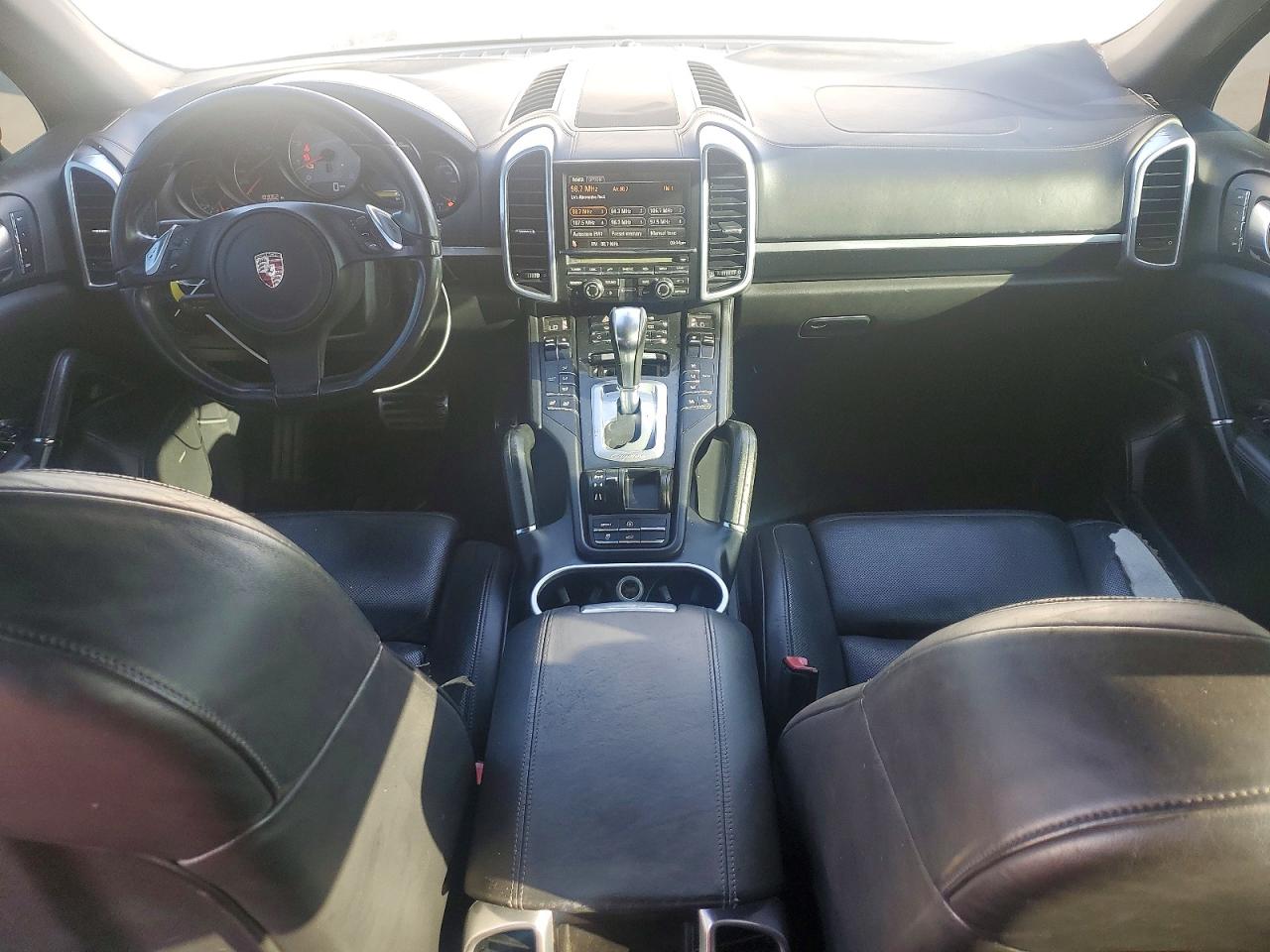 2011 Porsche Cayenne S White vin: WP1AB2A25BLA42058