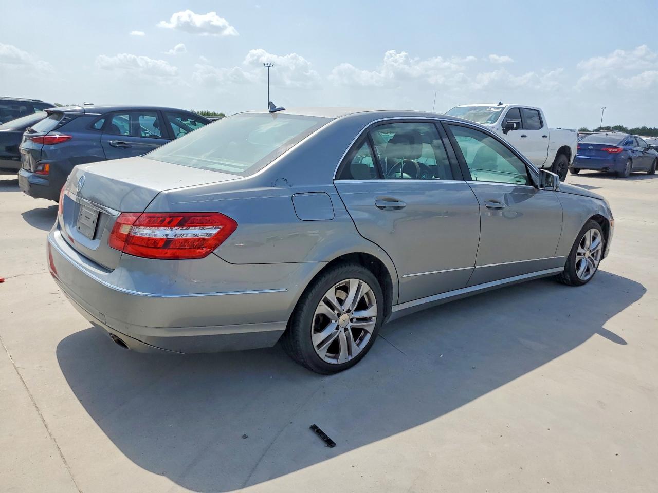 2010 Mercedes-benz E 350 Gray vin: WDDHF5GB9AA051083