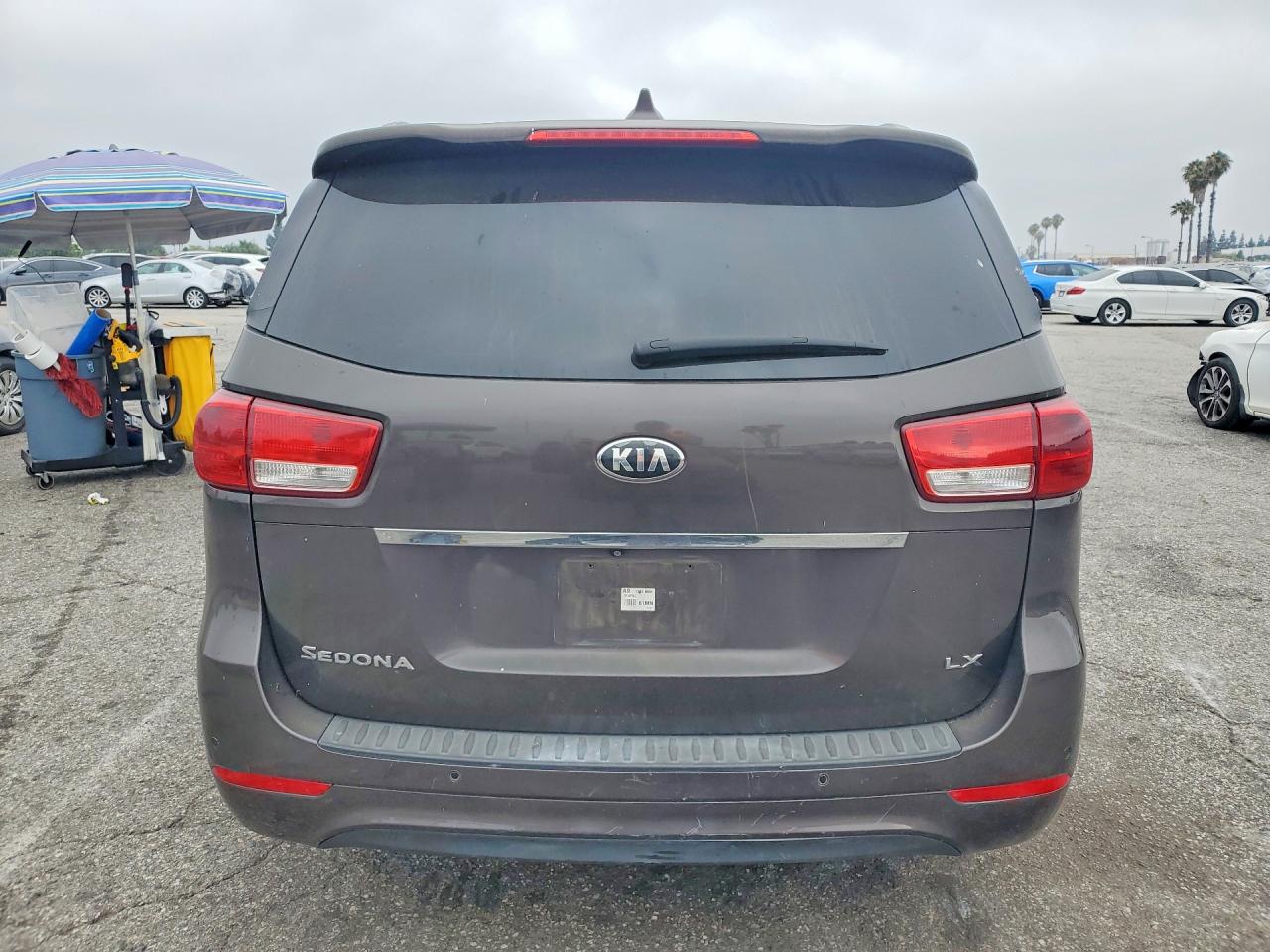 2015 Kia Sedona Lx Gray vin: KNDMB5C16F6027996