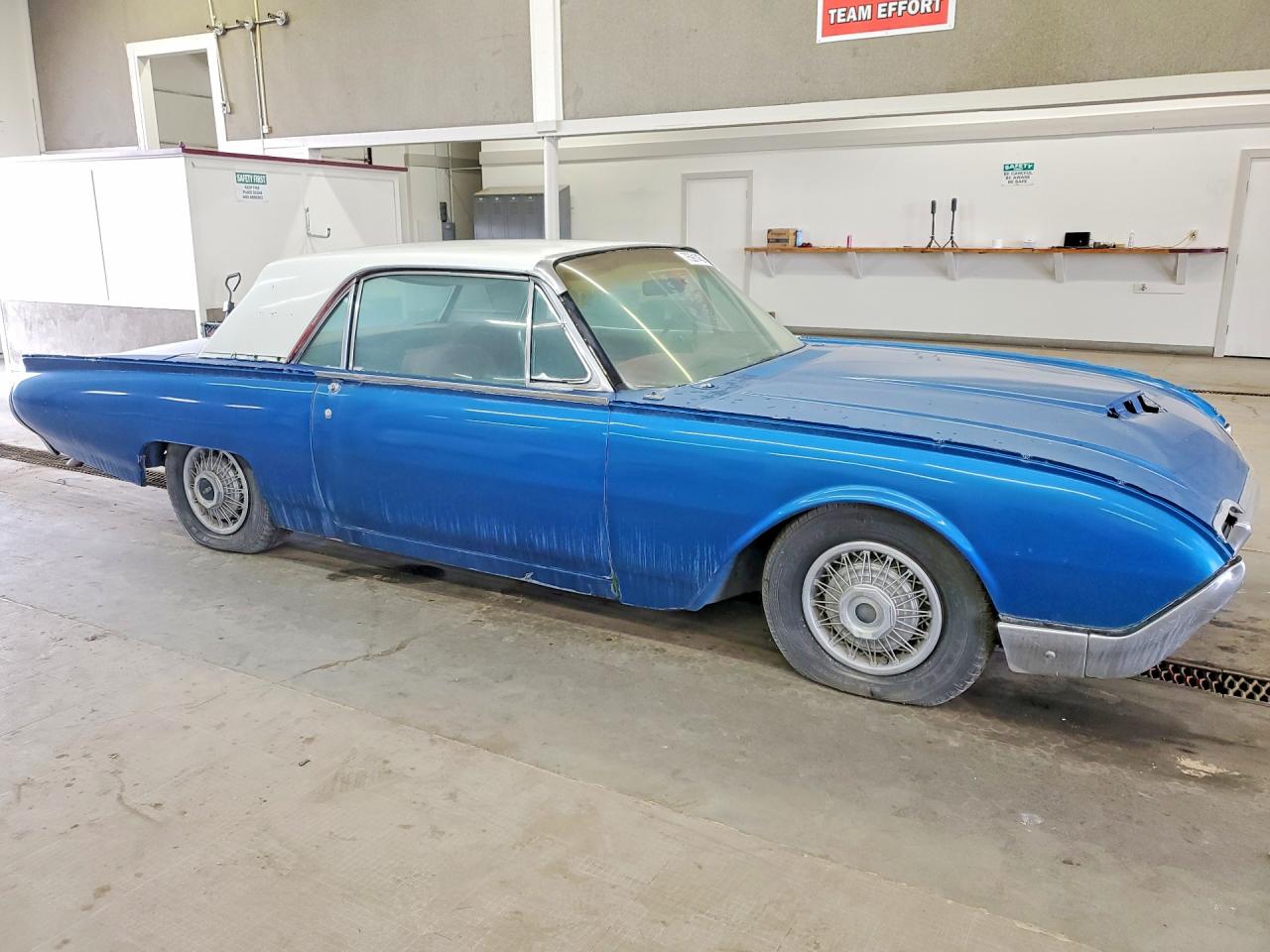 1961 Ford Thunderbir Blue vin: 1Y71Z169544