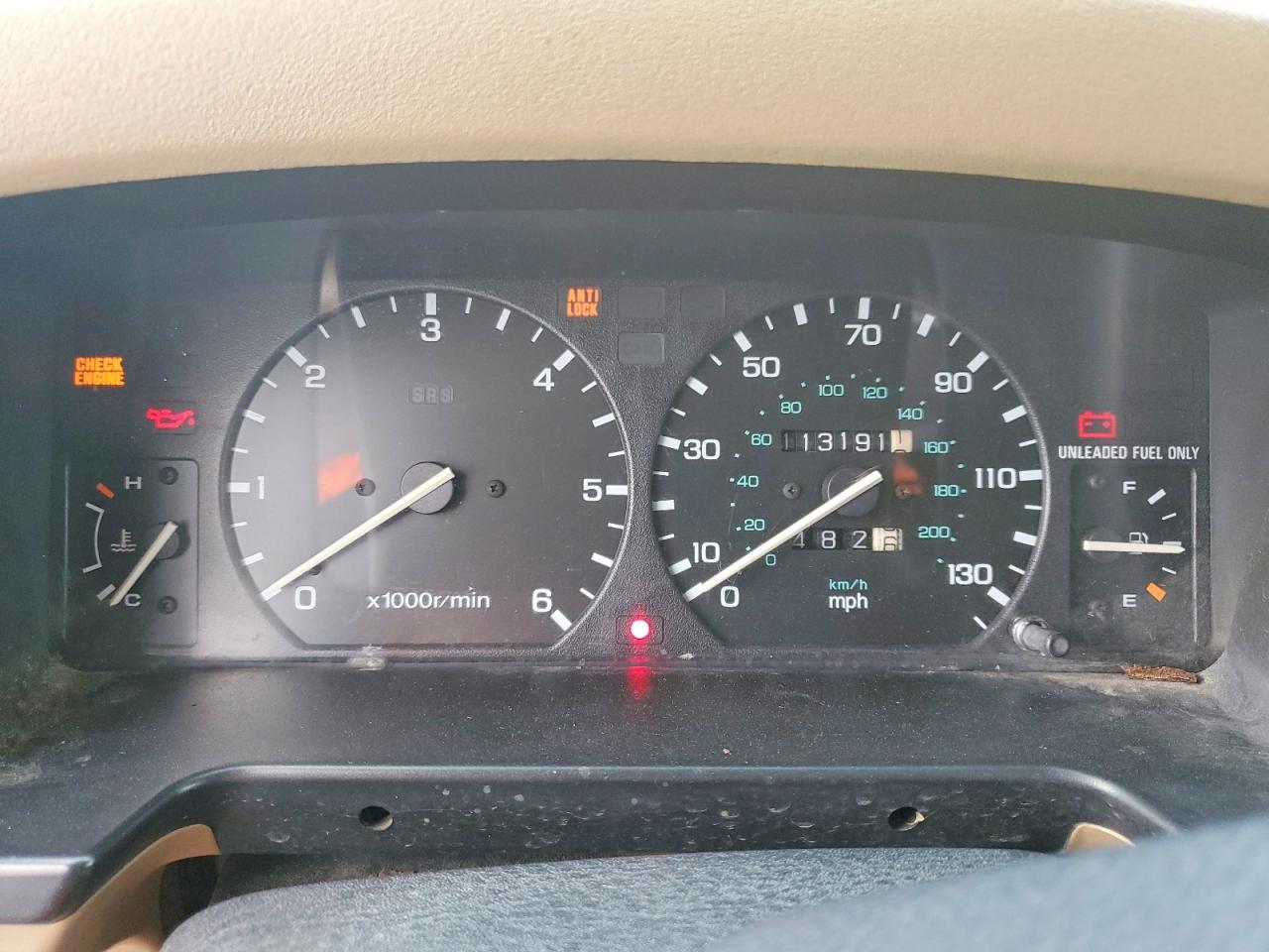 1998 Land Rover Discovery Yellow vin: SALJY1240WA759522