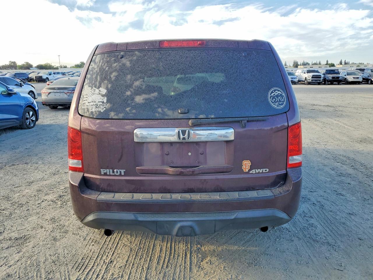 2015 Honda Pilot Lx Burgundy vin: 5FNYF4H25FB003386