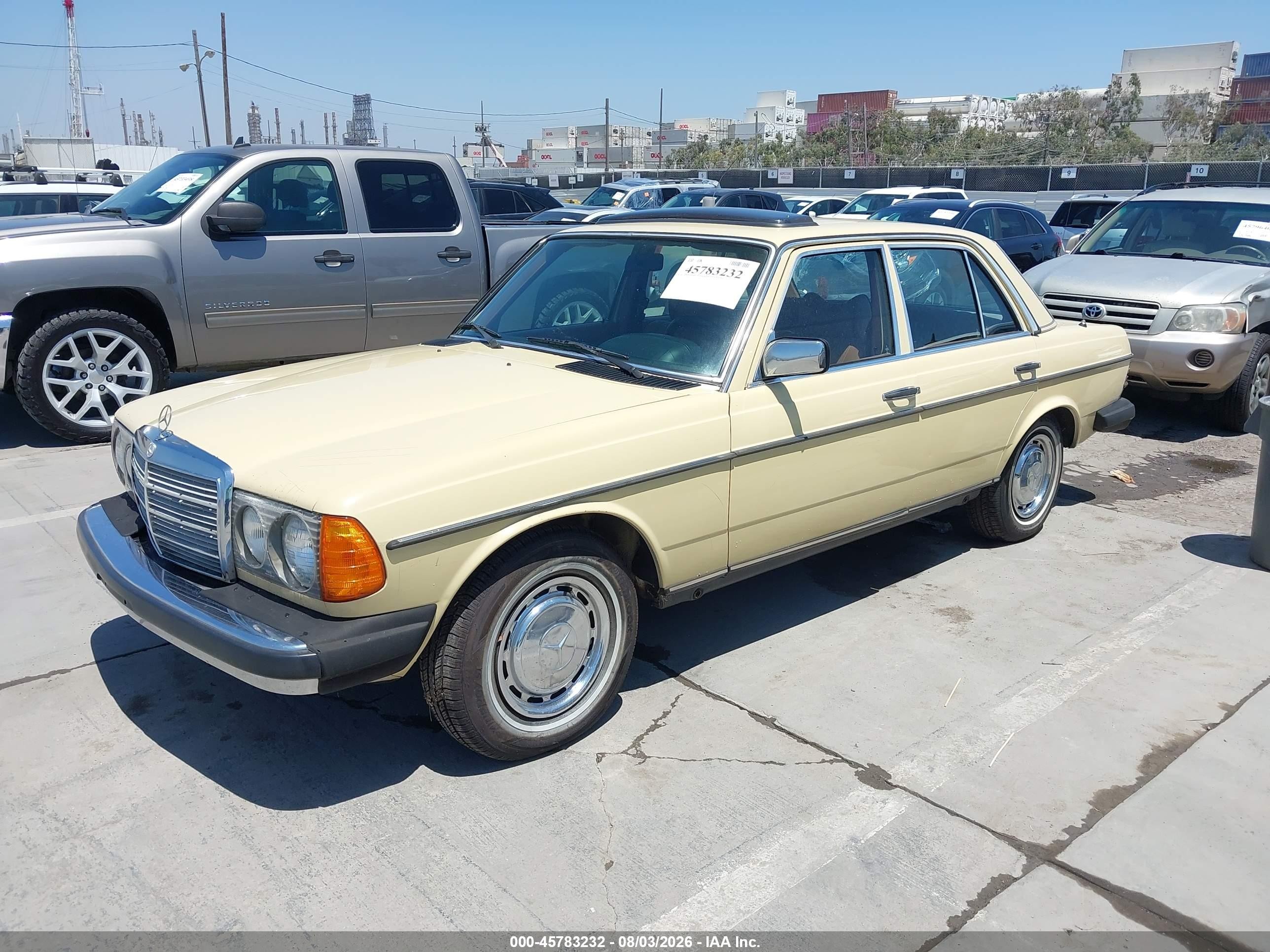1979 Mercedes-benz 240d Series Yellow vin: 12312310120522