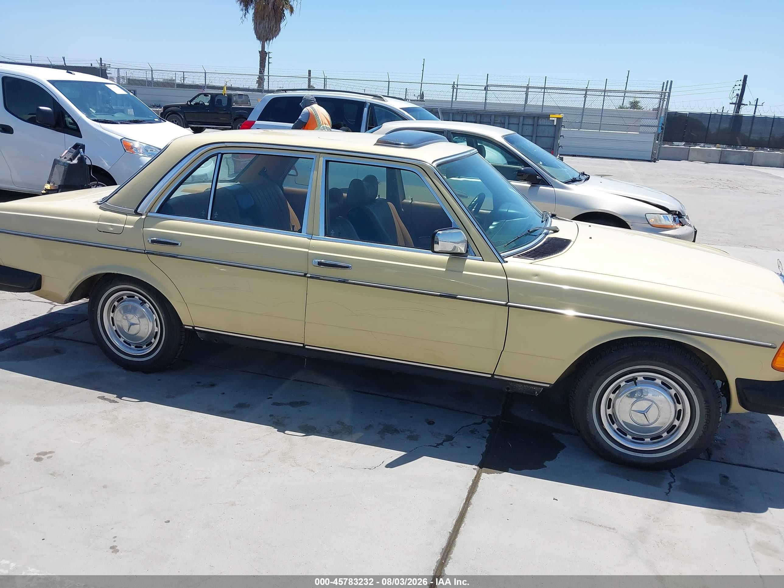 1979 Mercedes-benz 240d Series Yellow vin: 12312310120522