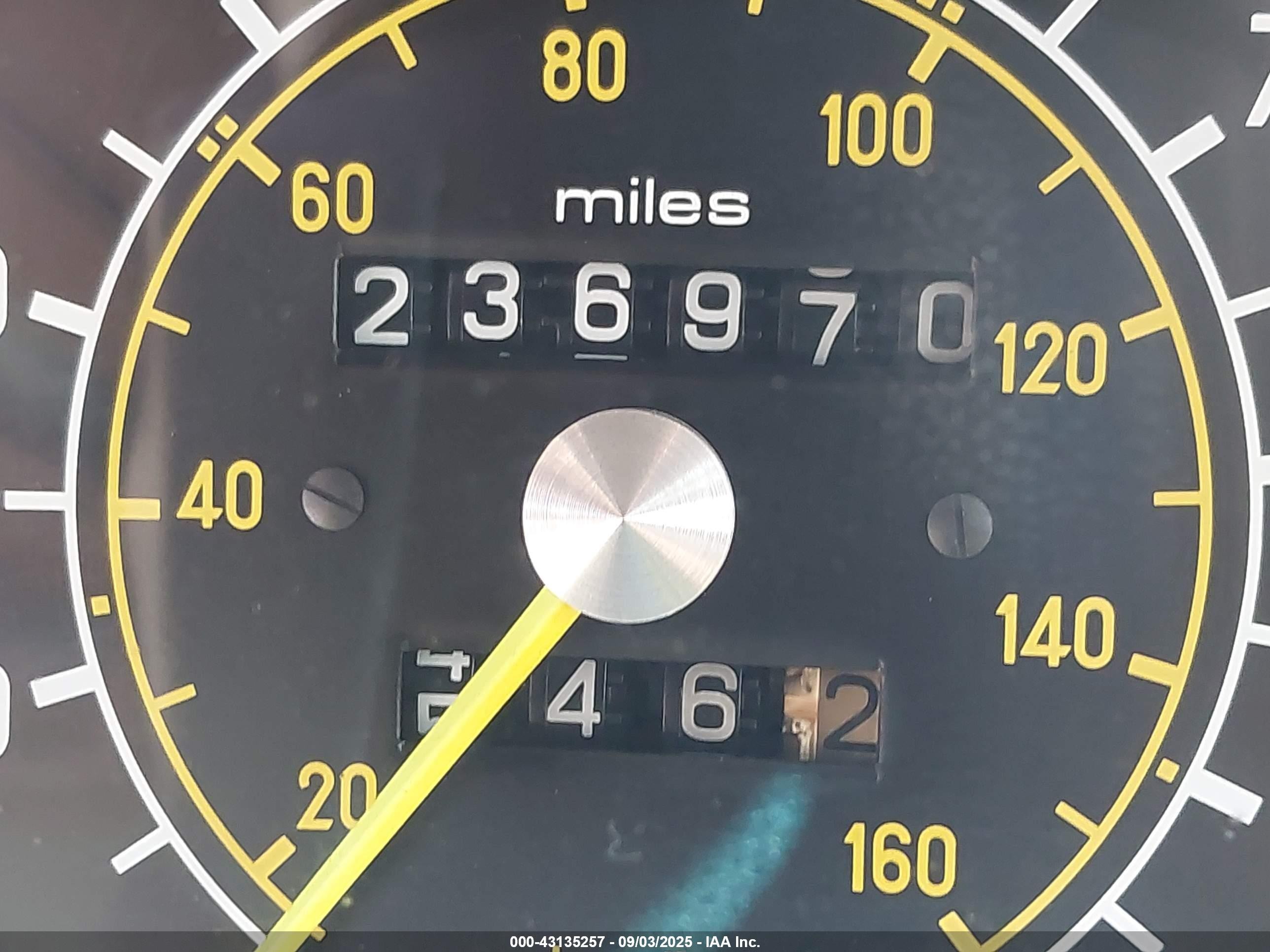 1979 Mercedes-benz 240d Series   Yellow vin: 12312312143662   