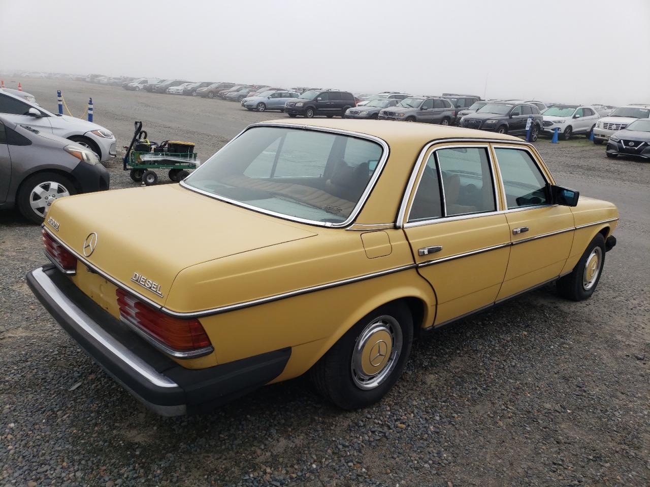 1978 Mercedes Benz 300d Yellow vin: 12313012065004