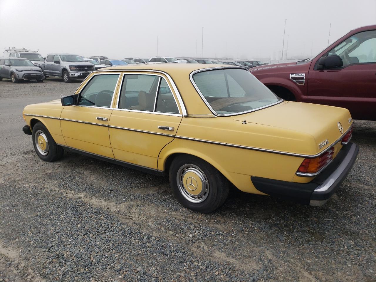 1978 Mercedes Benz 300d Yellow vin: 12313012065004
