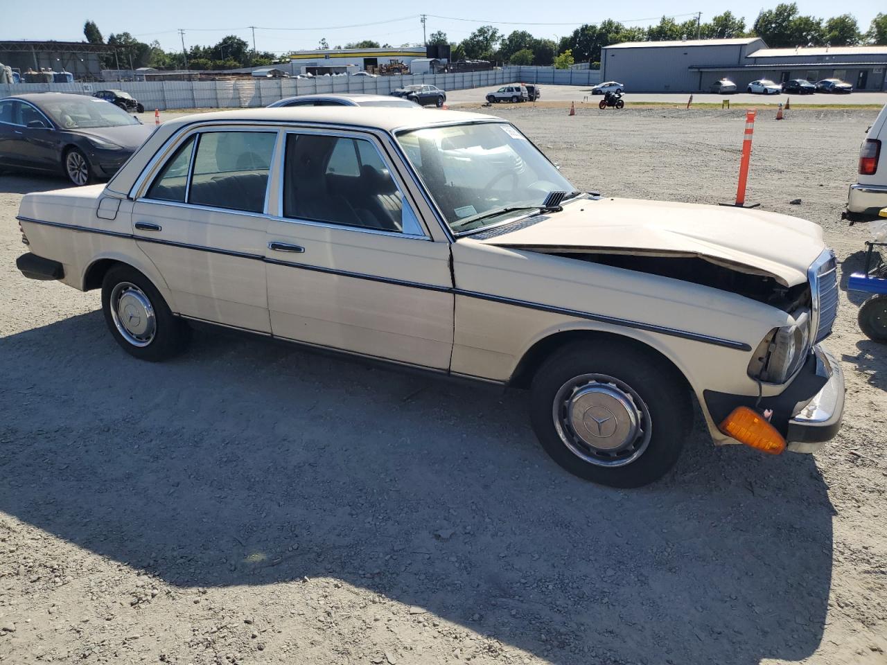 1979 Mercedes-benz 300d Бежевый vin: 12313012109738