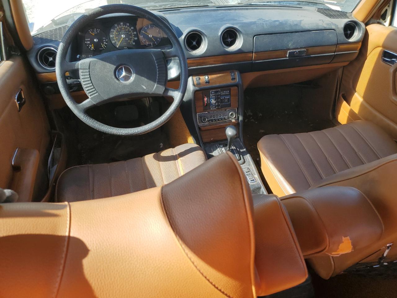1979 Mercedes-benz 300d Бежевый vin: 12313012109738