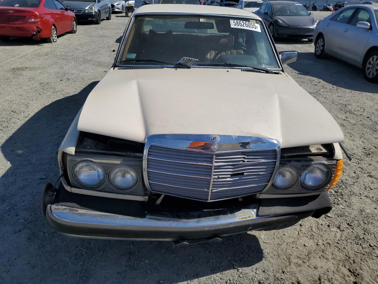 1979 Mercedes-benz 300d Бежевый vin: 12313012109738