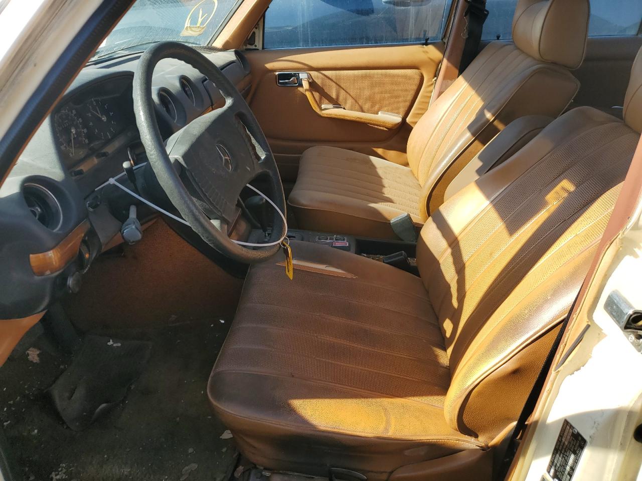 1979 Mercedes-benz 300d Бежевый vin: 12313012109738