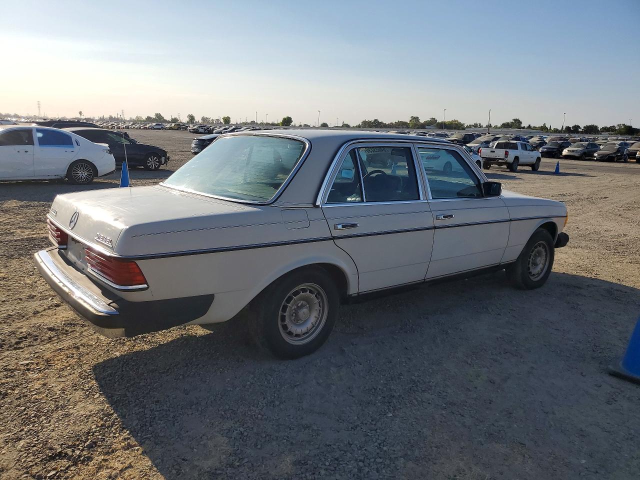1980 Mercedes-benz 300d Beige vin: 12313012203116