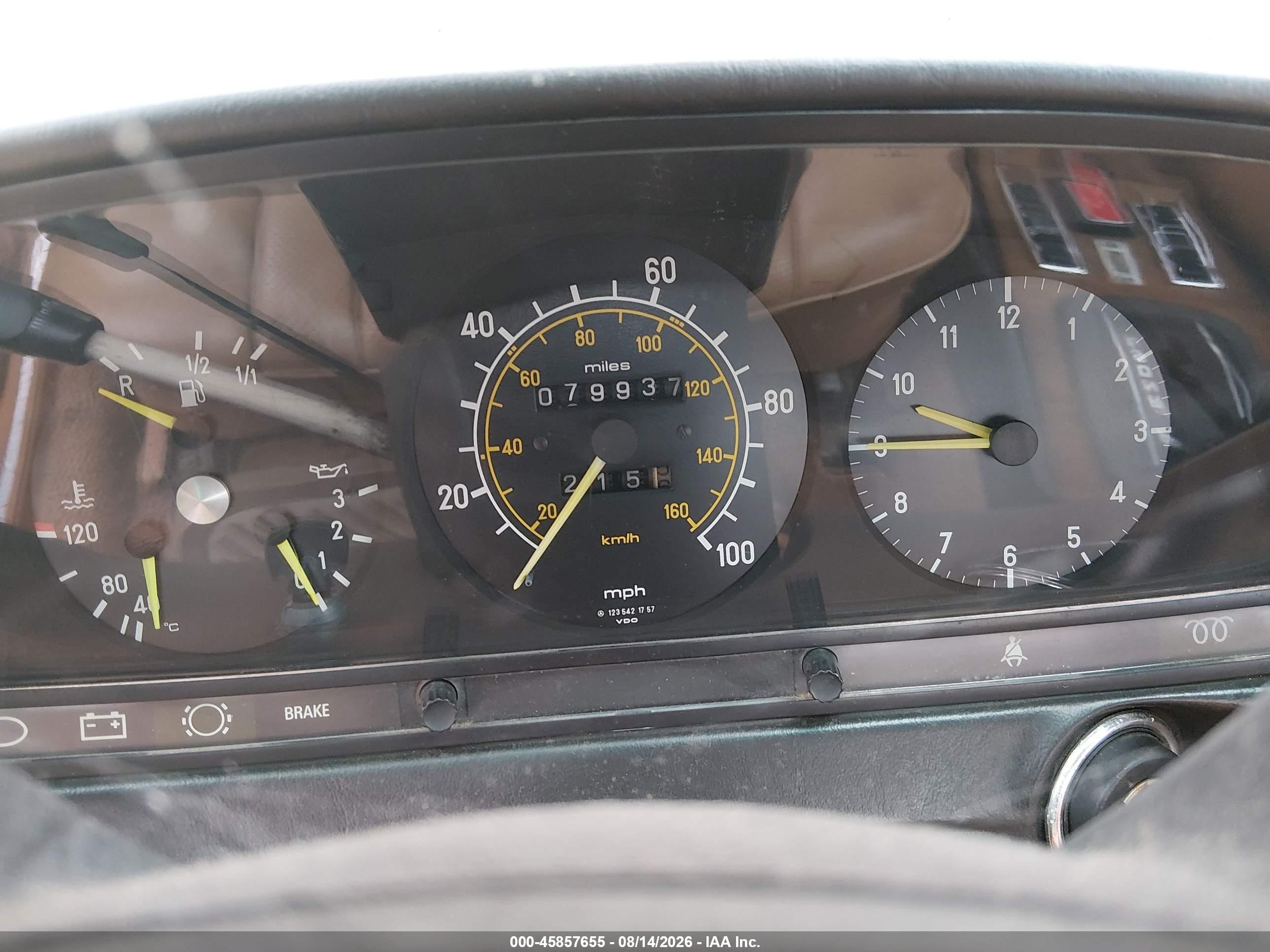 1980 Mercedes-benz 300 Series 300cd Cream vin: 12315012005086   