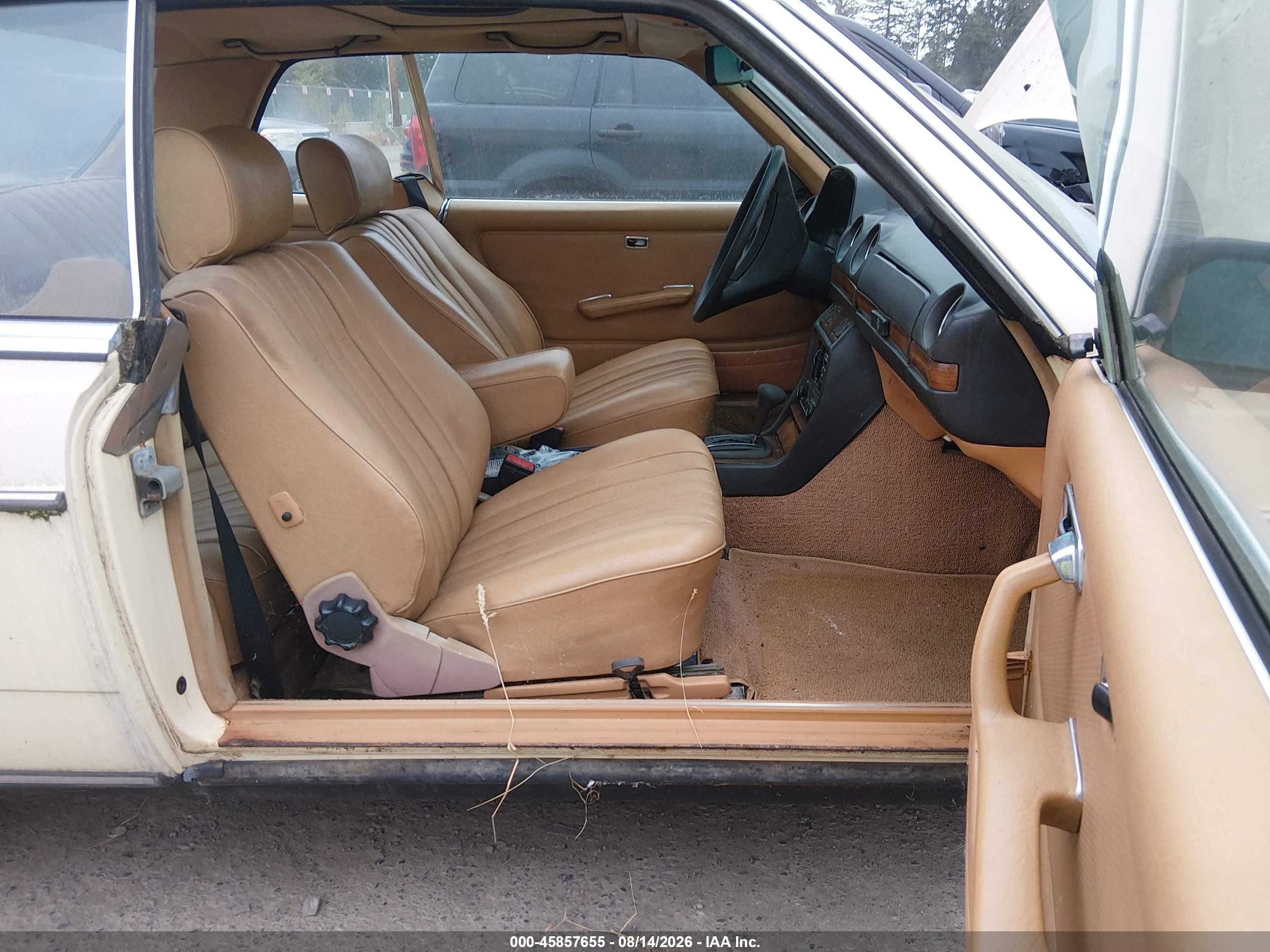 1980 Mercedes-benz 300 Series 300cd Cream vin: 12315012005086   