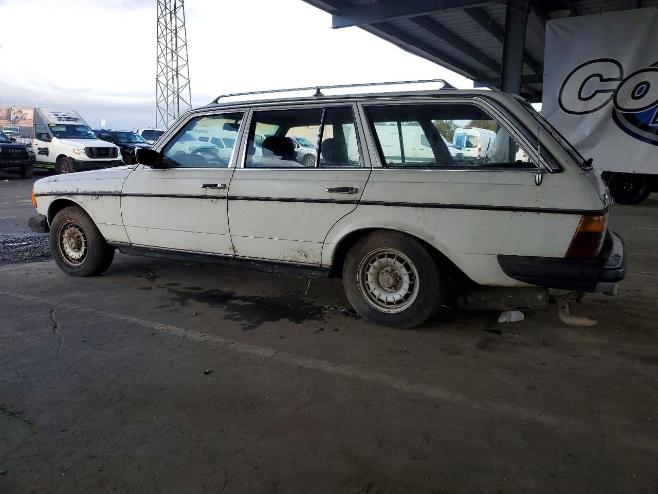1980 Mercedes-benz 300 Белый vin: 12319012017308