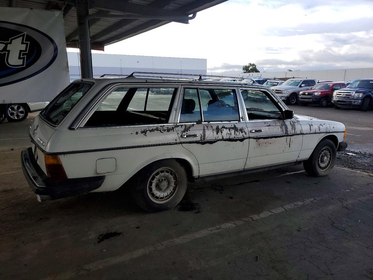 1980 Mercedes-benz 300 Белый vin: 12319012017308