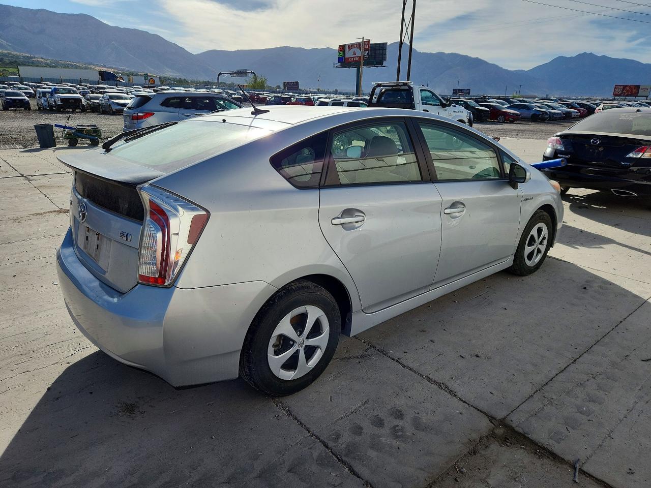 2013 Toyota Prius Three Silver vin: JTDKN3DU7D1725541
